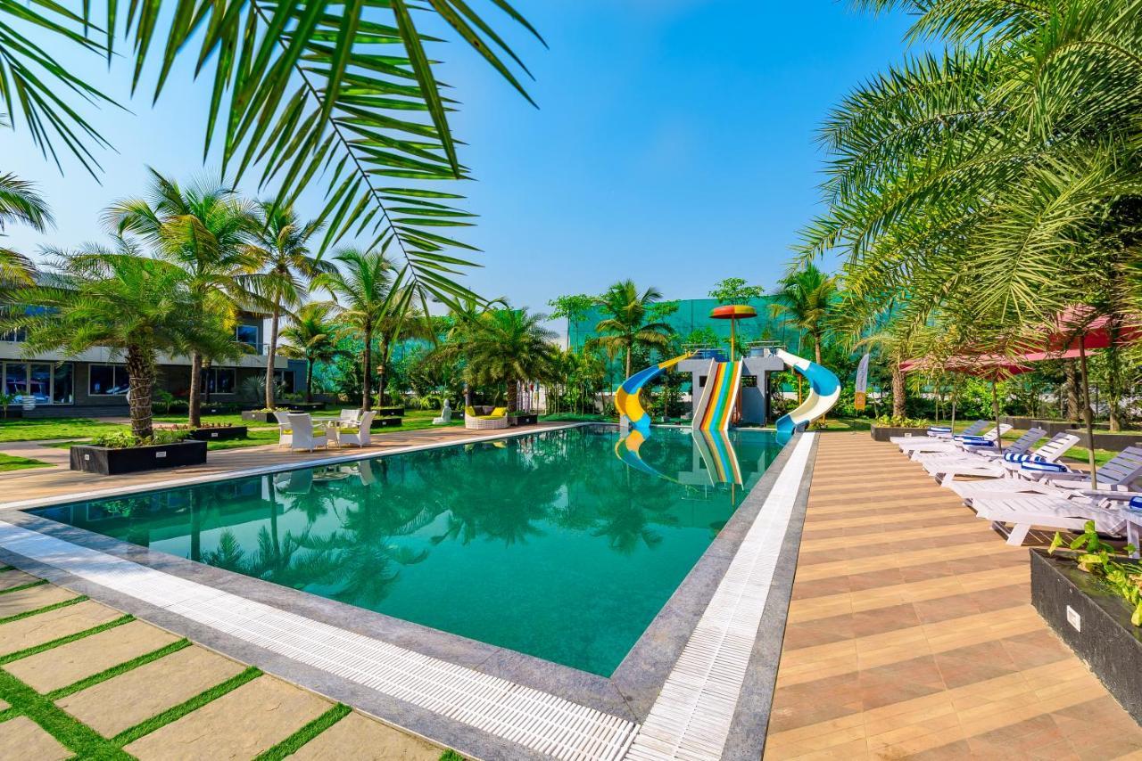 Saffronstays Palm Paradise, Kalyan Khadavli - Swimming Pool With Water Slides, Gazebo And Indoor Games Padghe Zewnętrze zdjęcie